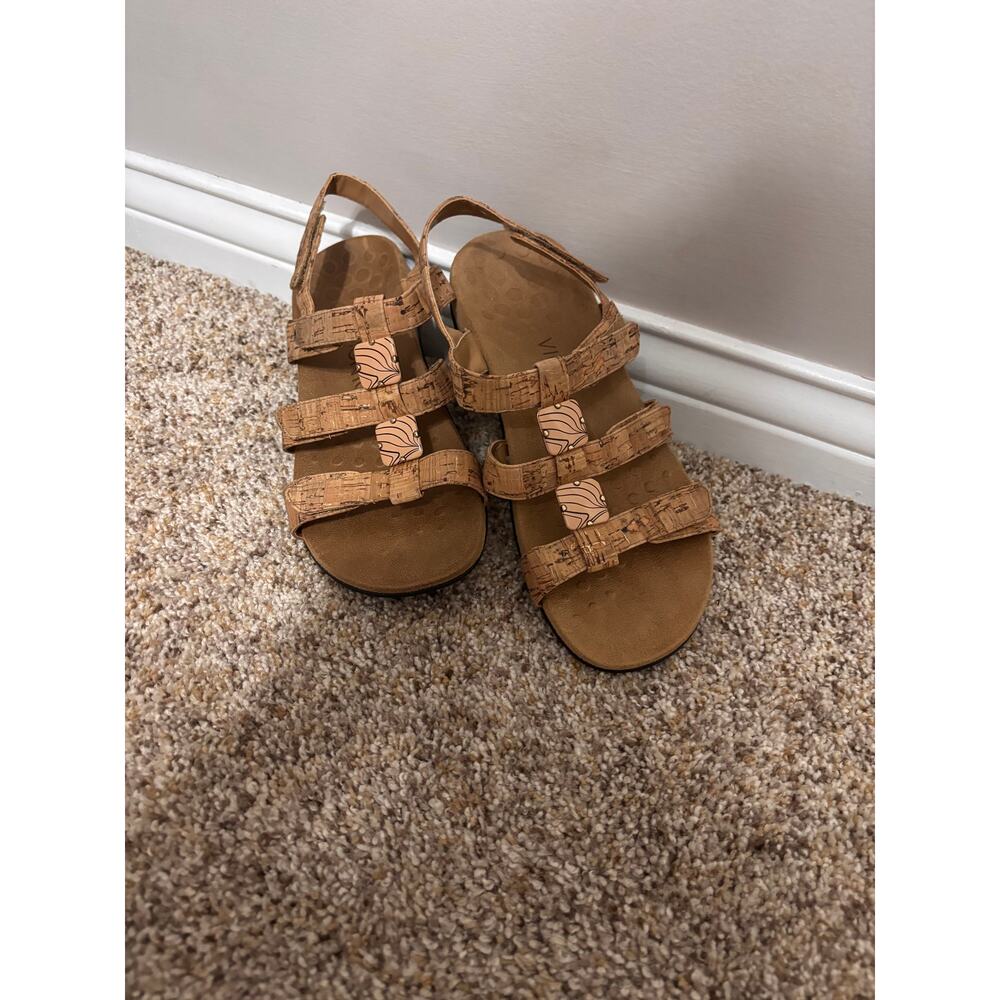 Vionic Amber Adjustable Sandles. Euc, Size 6 - image 4